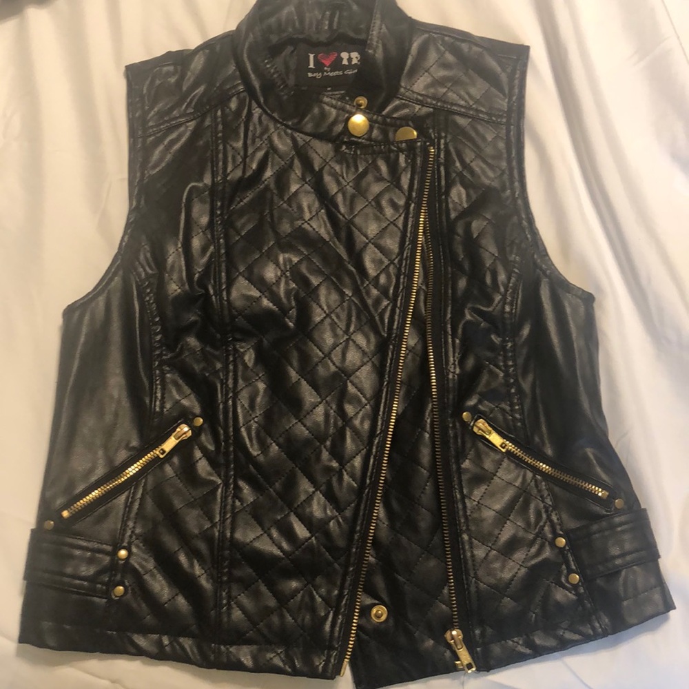 Boy meets girl : Black faux leather jacket :size M